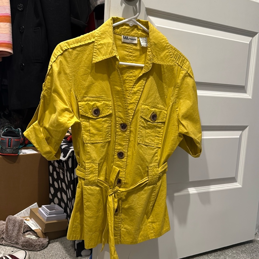 Set of 2 button up tops Large